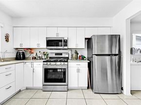 9480 NW 24th Pl, Sunrise FL 33322