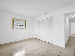 9480 NW 24th Pl, Sunrise FL 33322