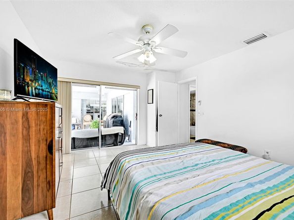 9480 NW 24th Pl, Sunrise FL 33322