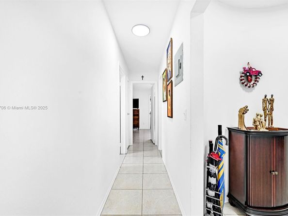 9480 NW 24th Pl, Sunrise FL 33322