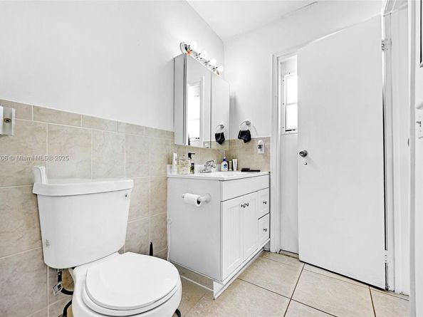 9480 NW 24th Pl, Sunrise FL 33322