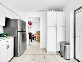 9480 NW 24th Pl, Sunrise FL 33322