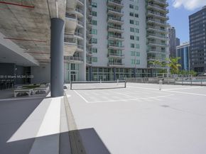 690 SW 1st Ct 2032, Miami FL 33130