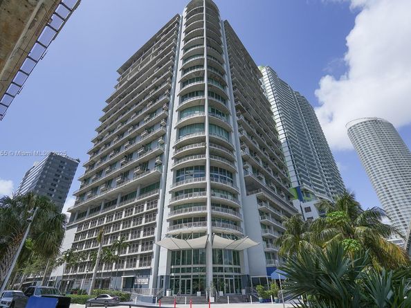 690 SW 1st Ct 2032, Miami FL 33130