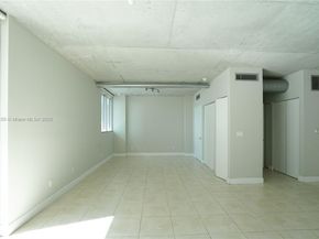 690 SW 1st Ct 2032, Miami FL 33130