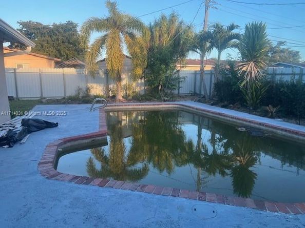 600 SW 28th Way, Fort Lauderdale FL 33312