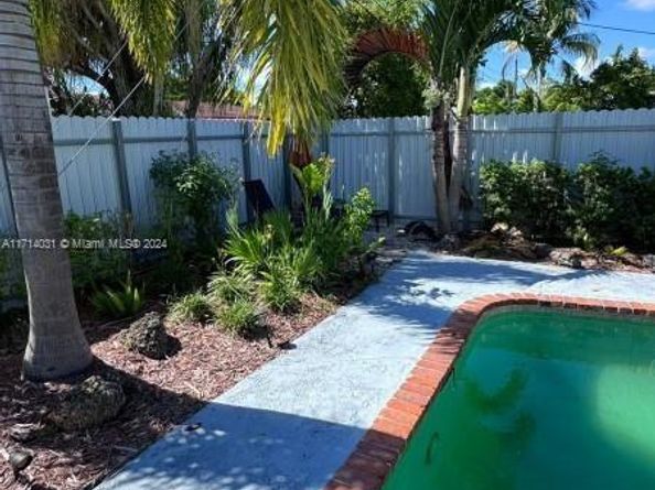 600 SW 28th Way, Fort Lauderdale FL 33312