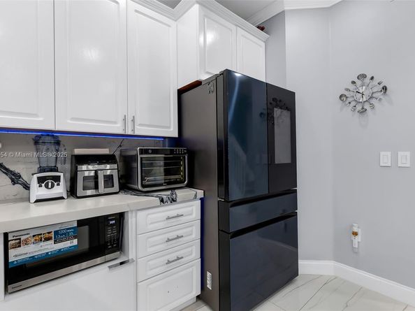 1206 NW 100th Ave, Pembroke Pines FL 33024