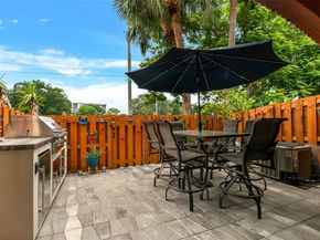 1206 NW 100th Ave, Pembroke Pines FL 33024