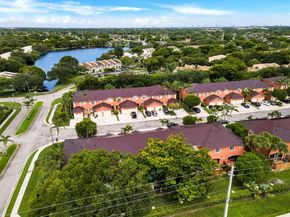 1206 NW 100th Ave, Pembroke Pines FL 33024