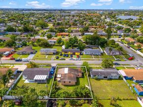 1321 NW 176th Ter, Miami Gardens FL 33169