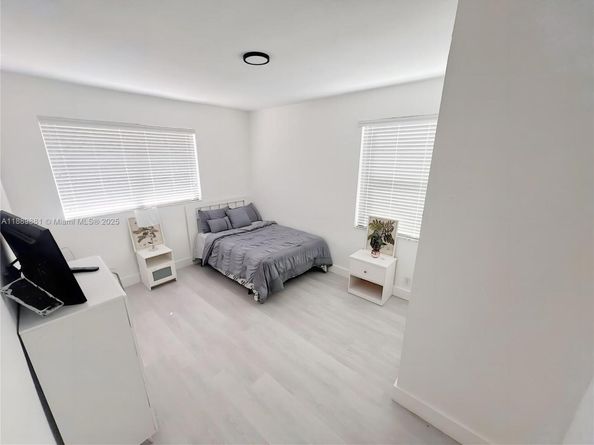 3361 NW 5th Pl, Lauderhill FL 33311