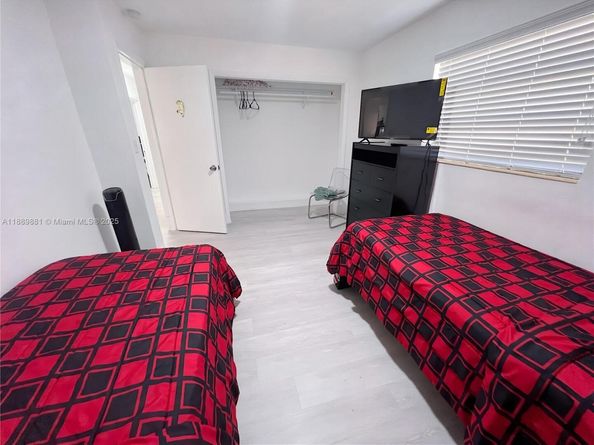 3361 NW 5th Pl, Lauderhill FL 33311