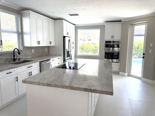 12427 SW 121st Ave, Miami FL 33186