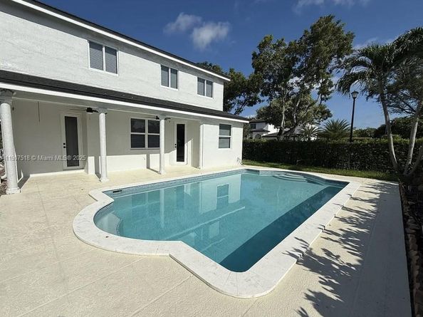 12427 SW 121st Ave, Miami FL 33186