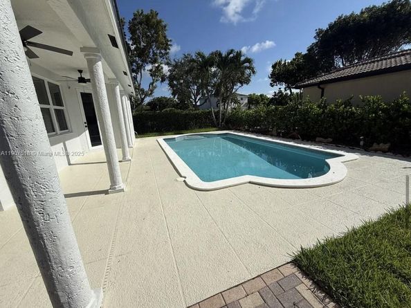 12427 SW 121st Ave, Miami FL 33186