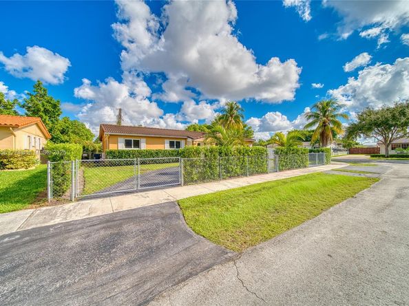 9361 SW 30th Ter, Miami FL 33165