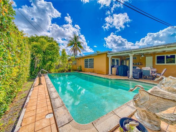 9361 SW 30th Ter, Miami FL 33165