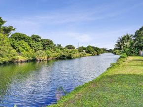 1659 40th St, West Palm Beach FL 33407