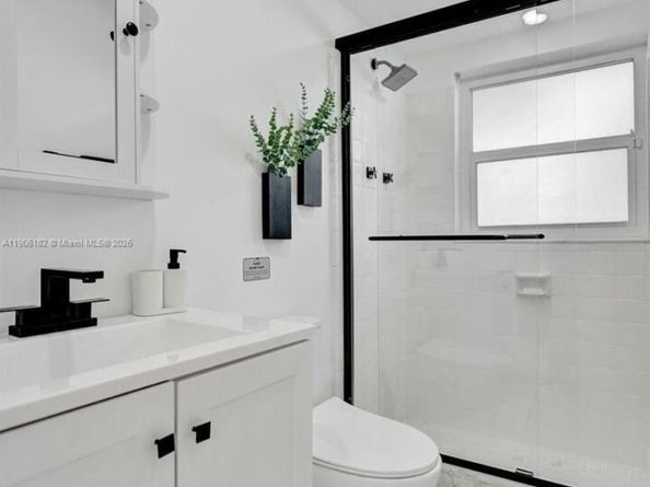 1659 40th St, West Palm Beach FL 33407