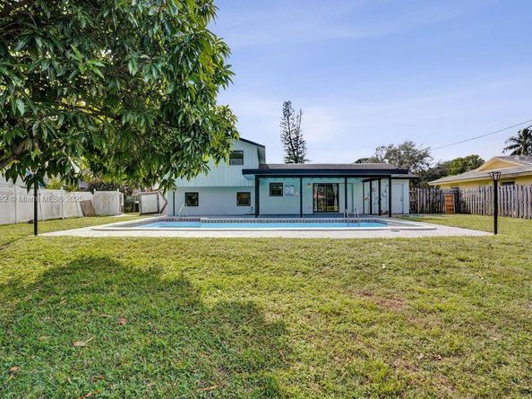 1659 40th St, West Palm Beach FL 33407