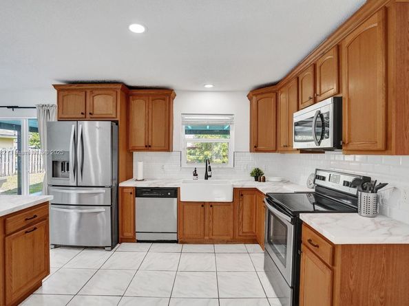 1659 40th St, West Palm Beach FL 33407