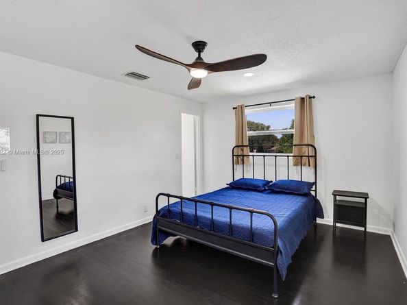 1659 40th St, West Palm Beach FL 33407