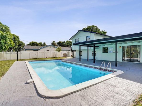 1659 40th St, West Palm Beach FL 33407