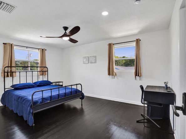 1659 40th St, West Palm Beach FL 33407