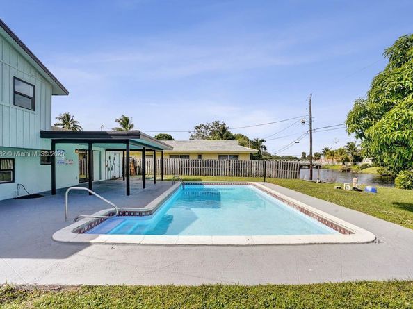 1659 40th St, West Palm Beach FL 33407