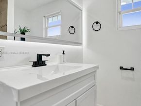 1659 40th St, West Palm Beach FL 33407