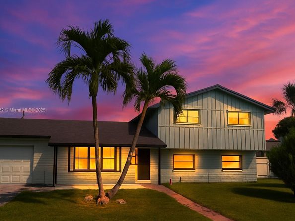 1659 40th St, West Palm Beach FL 33407