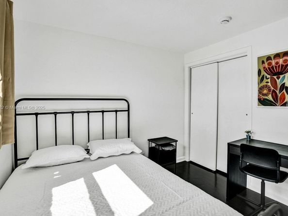 1659 40th St, West Palm Beach FL 33407