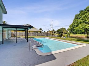 1659 40th St, West Palm Beach FL 33407