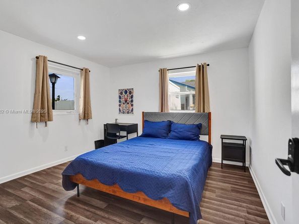 1659 40th St, West Palm Beach FL 33407