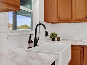 1659 40th St, West Palm Beach FL 33407