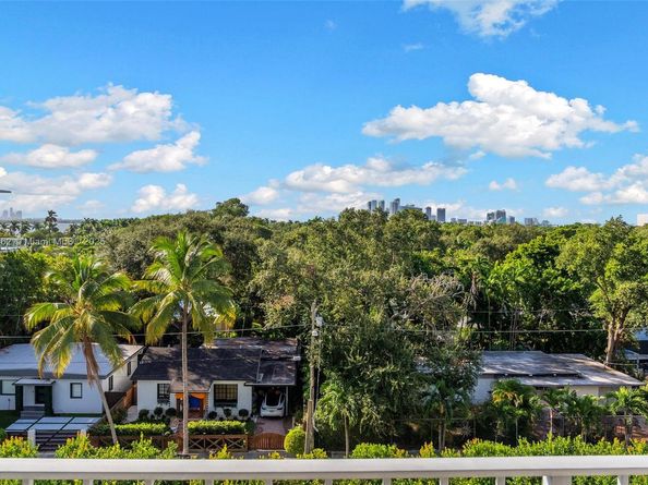 700 NE 63rd St D607, Miami FL 33138