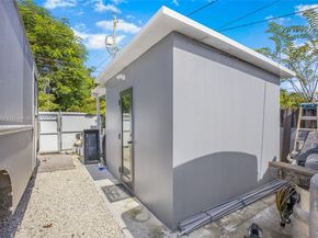 709 NW 14th St, Homestead FL 33030