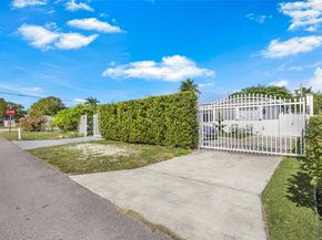 709 NW 14th St, Homestead FL 33030