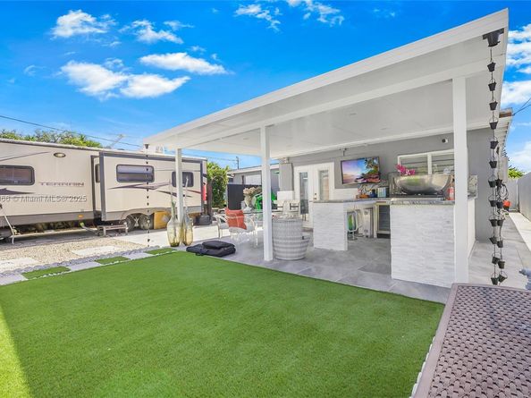 709 NW 14th St, Homestead FL 33030