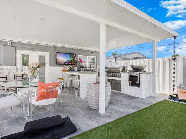 709 NW 14th St, Homestead FL 33030