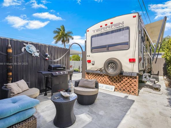 709 NW 14th St, Homestead FL 33030