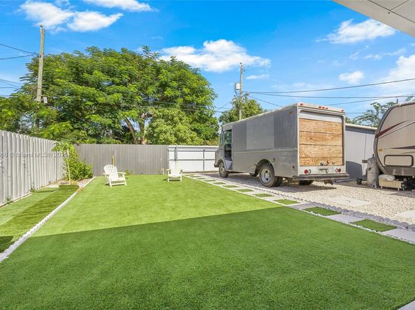 709 NW 14th St, Homestead FL 33030