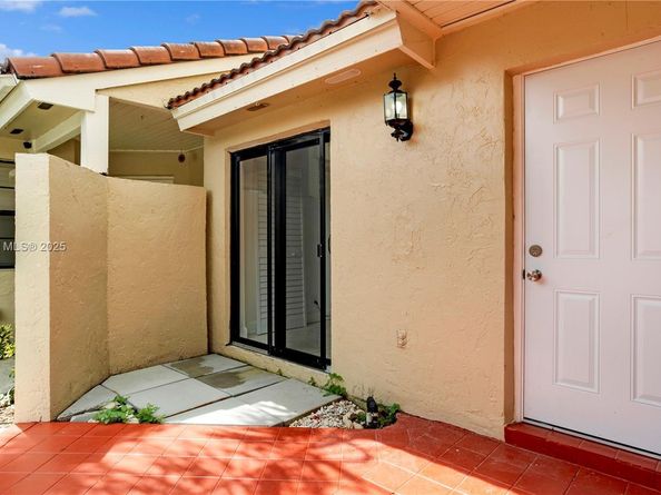 6460 NW 170th Ter 0, Hialeah FL 33015