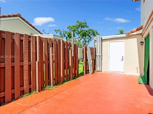 6460 NW 170th Ter 0, Hialeah FL 33015