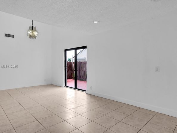 6460 NW 170th Ter 0, Hialeah FL 33015