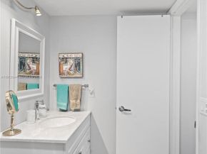 9523 S Hollybrook Lake Dr 21307, Pembroke Pines FL 33025