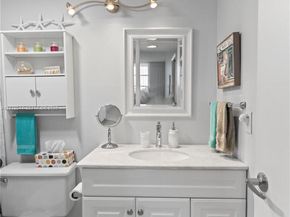 9523 S Hollybrook Lake Dr 21307, Pembroke Pines FL 33025