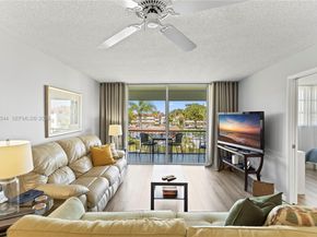 9523 S Hollybrook Lake Dr 21307, Pembroke Pines FL 33025