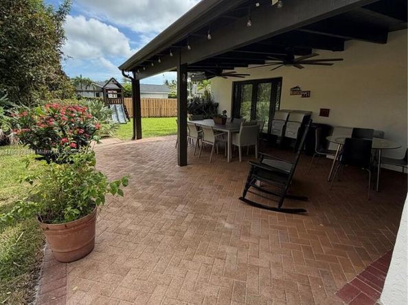 11471 SW 105th Ter, Miami FL 33176